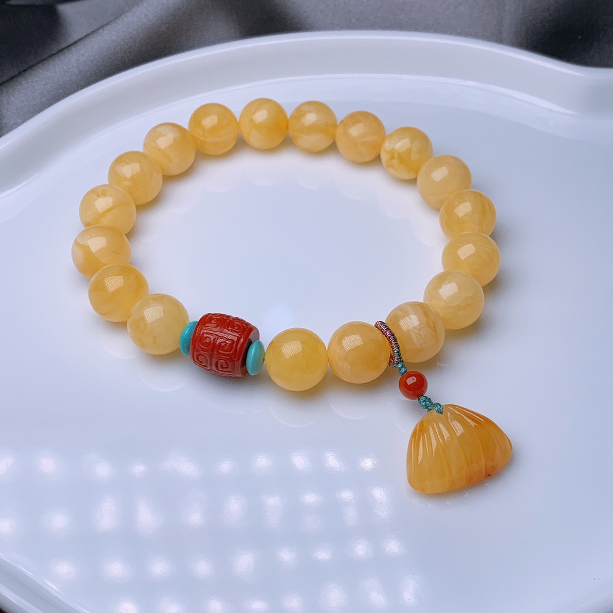 11mm天然鸡油黄蜜蜡手串