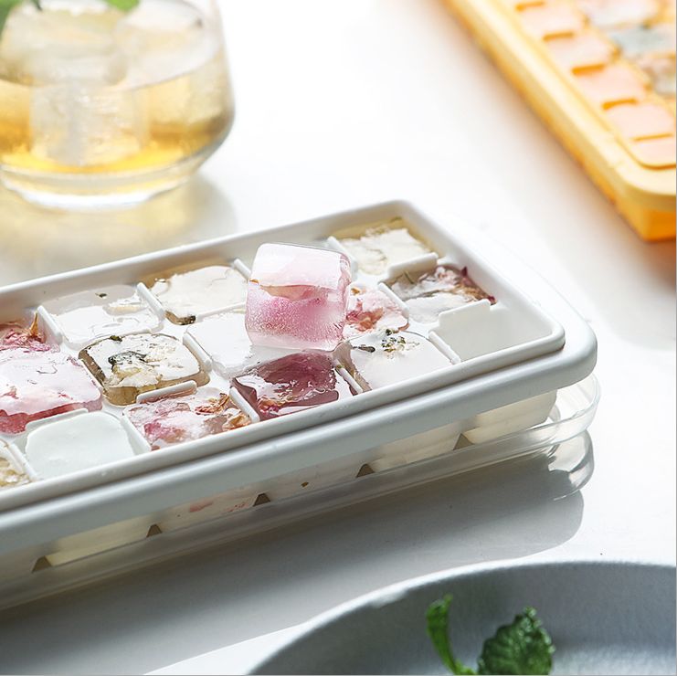 Ice cube silicone 24 ice cube mold with a lid square ice cube creative food box PP