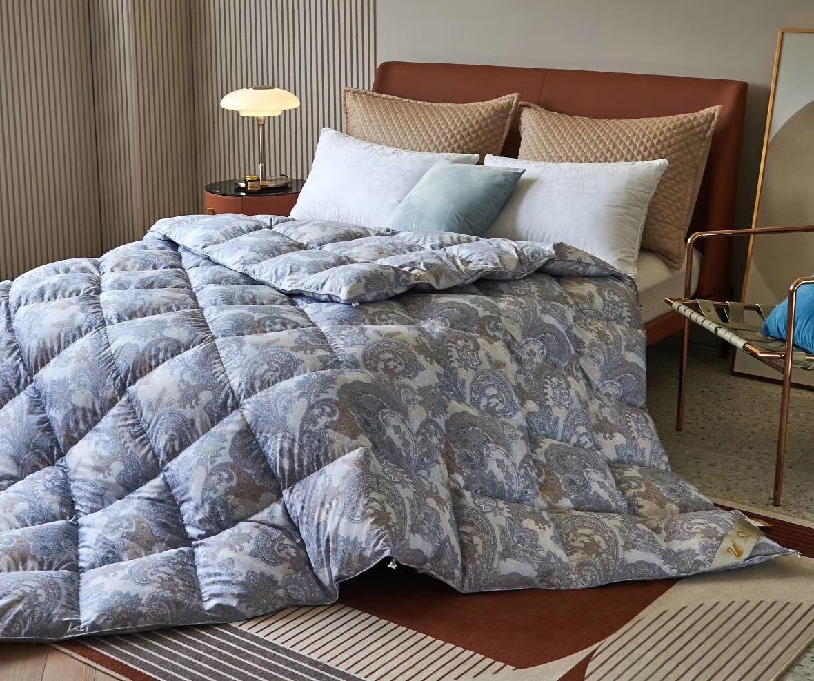The white goose down quilt is in full bloom Application Scenario
