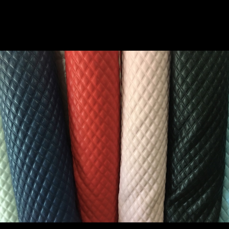 皮革绗绣，鱼子酱双线绣格子.细节图