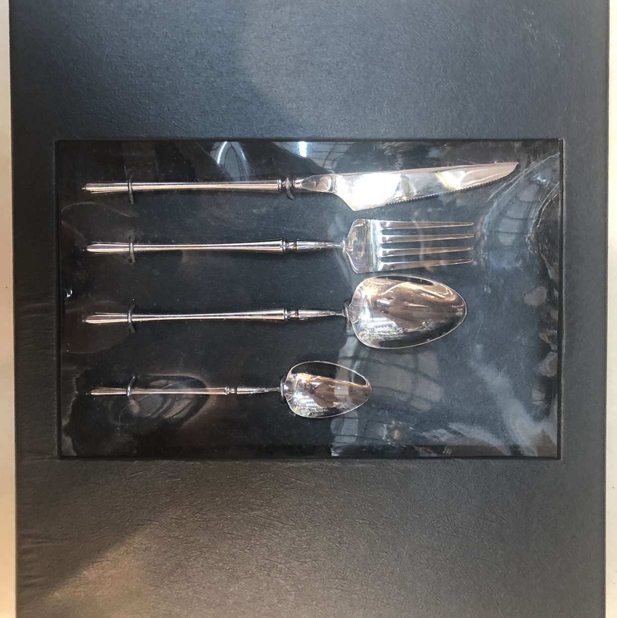 套装餐具银色