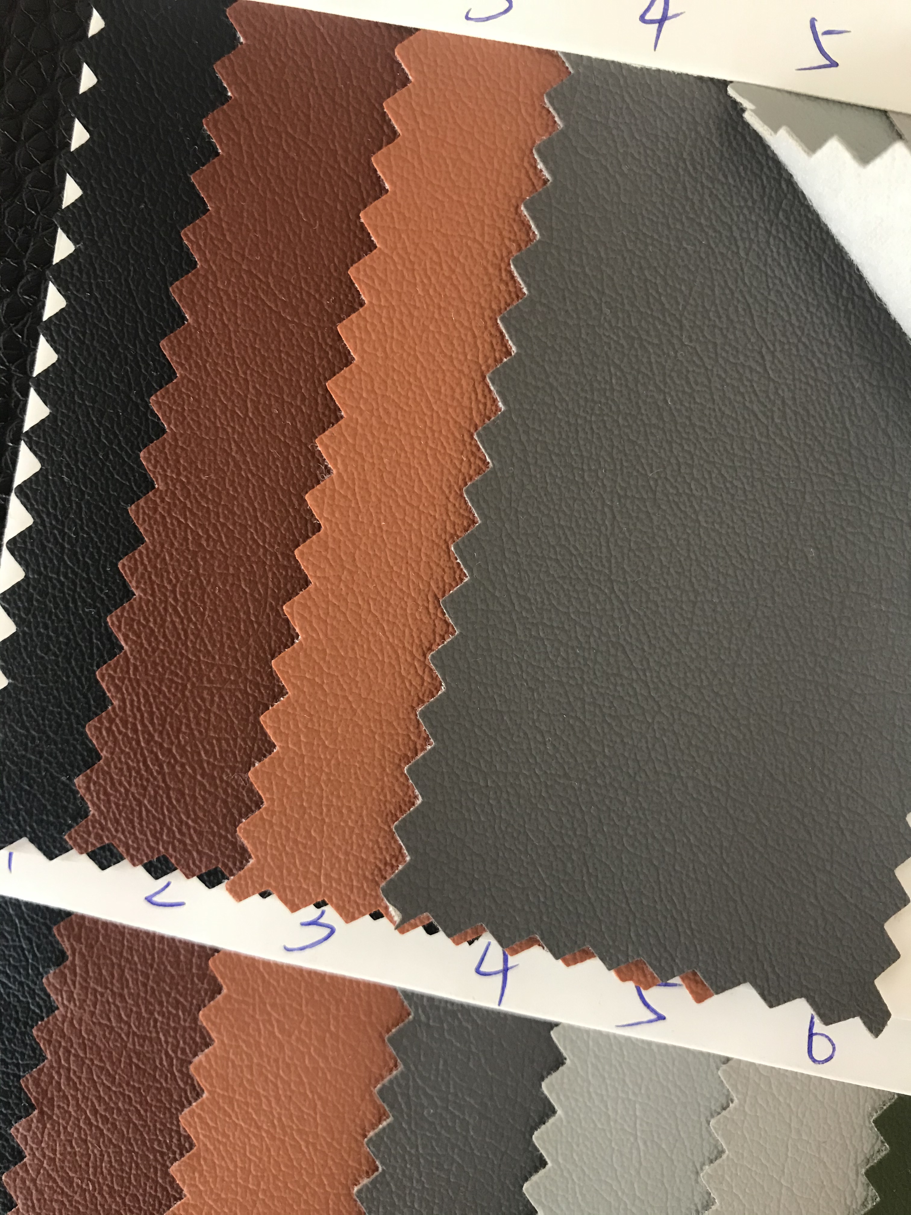 工厂直销环保皮革纳帕纹亚光细纹皮软面人造革PVC适用于箱包皮带服装帽子手套体育用品家装软硬包沙发详情图8