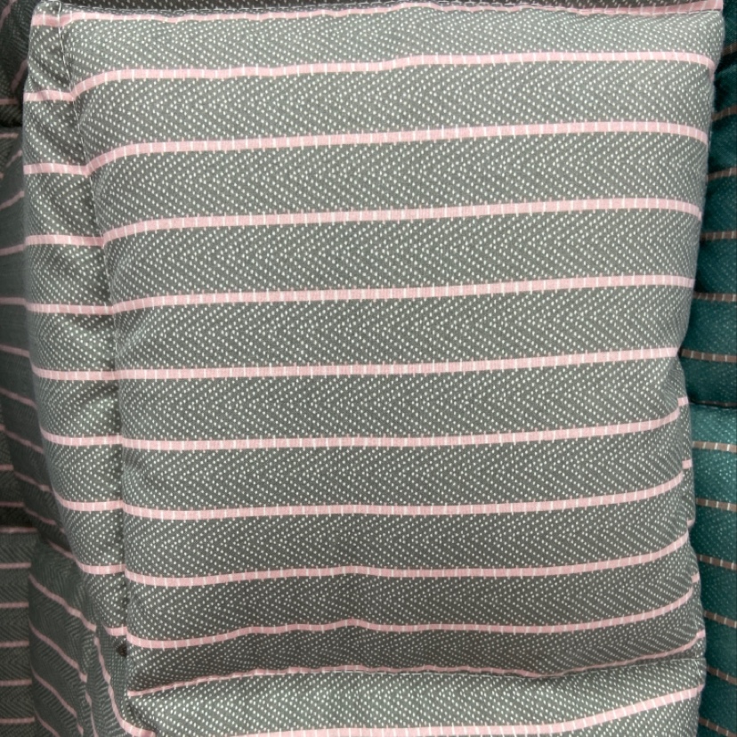 Striped winter quilt for the back-to-school season details Picture