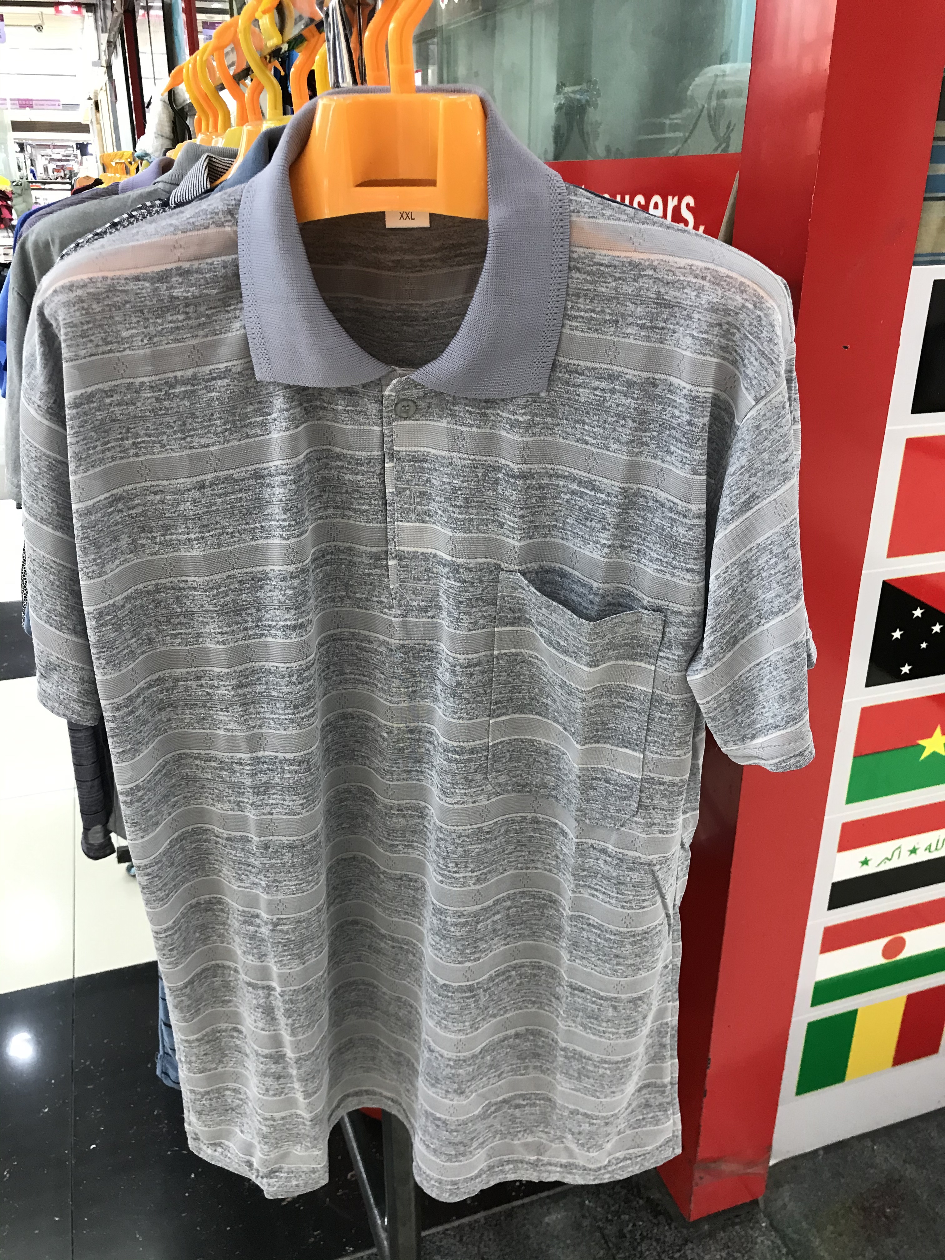 Men's lapel T-shirt details Picture