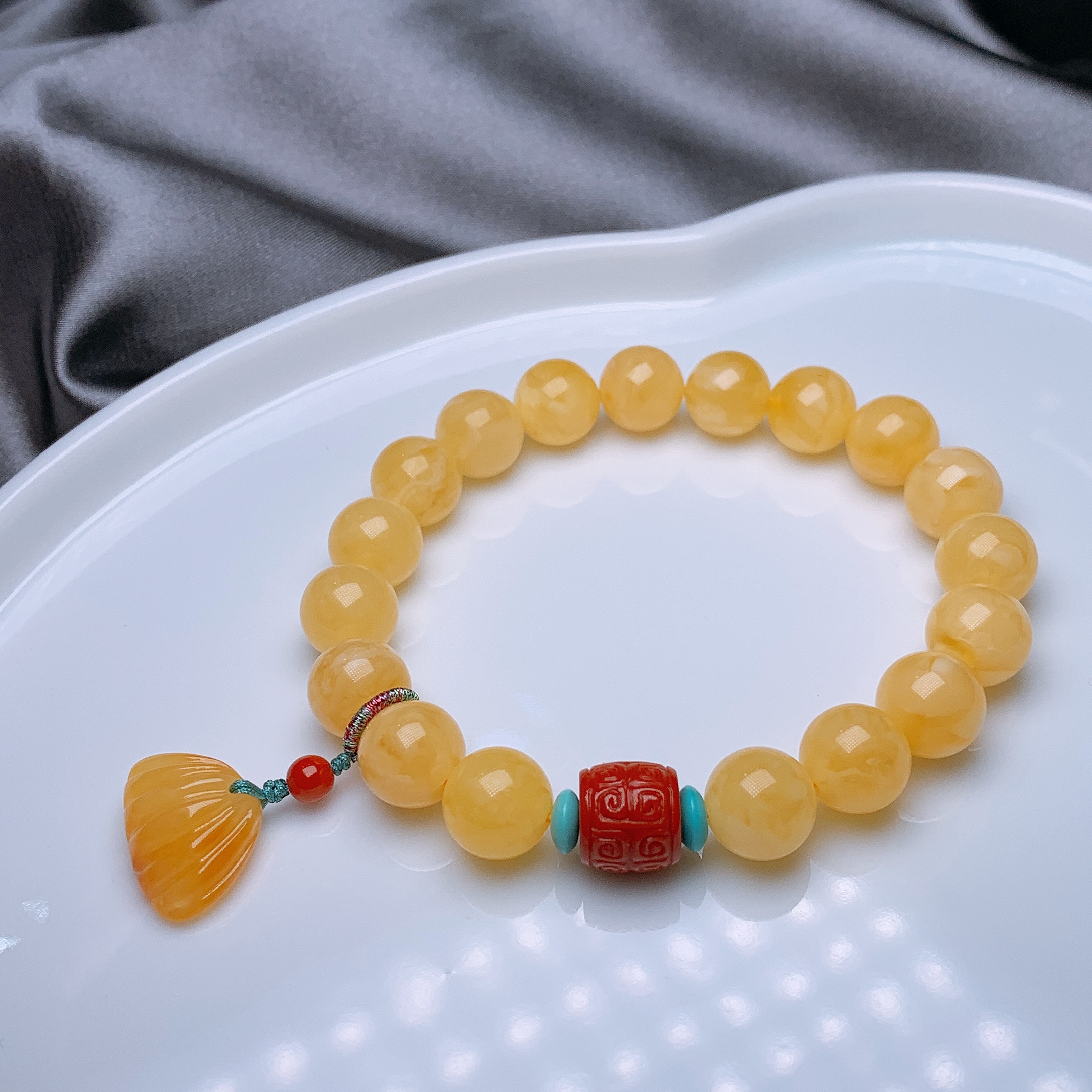 11mm natural chicken fat yellow beeswax bracelet Specification image