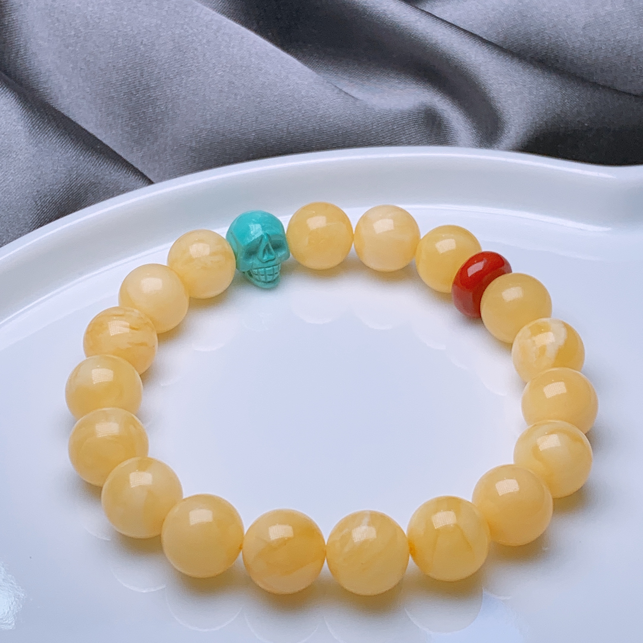 11mm Russian white honey flower bracelet, paired with high-quality porcelain turquoise and full flesh south red Application Scenario