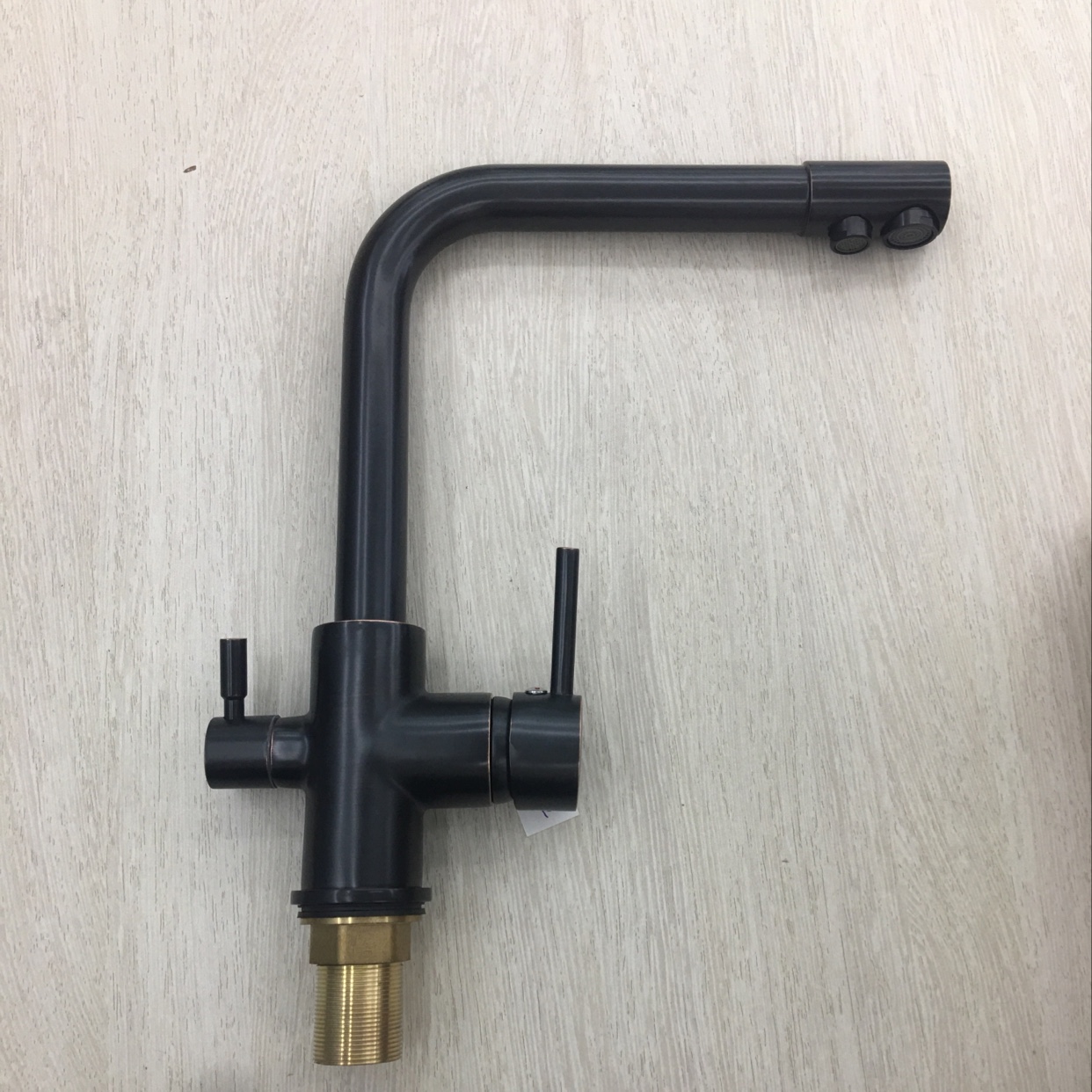 Black
Triple Tap details Picture
