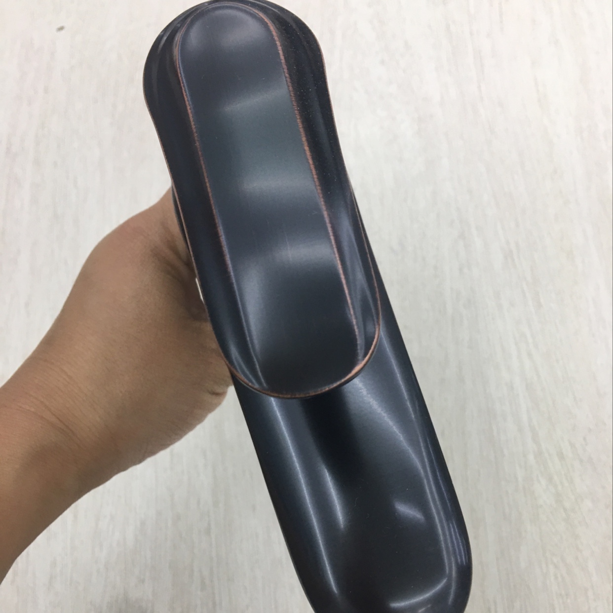 Antique Washbasin Faucet details Picture