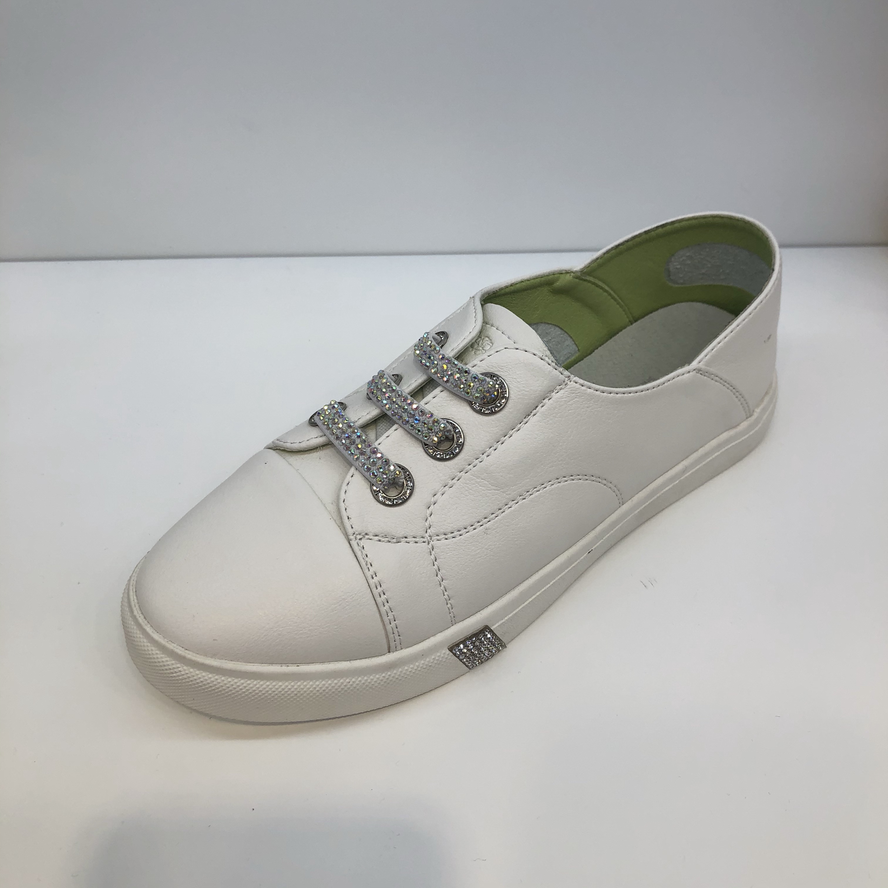 巨日时尚女鞋2020春新款休闲平底学生运动舒适圆头板鞋 2125021细节图