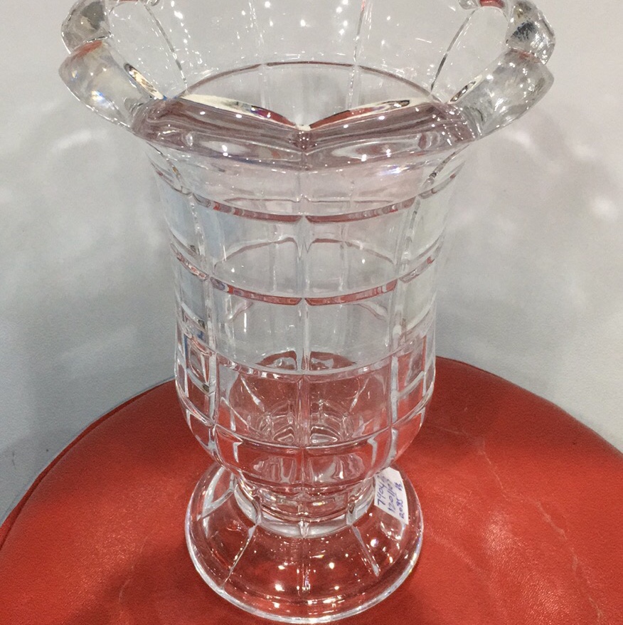 厂家直销水晶花瓶一箱12个，12元一个一箱起批