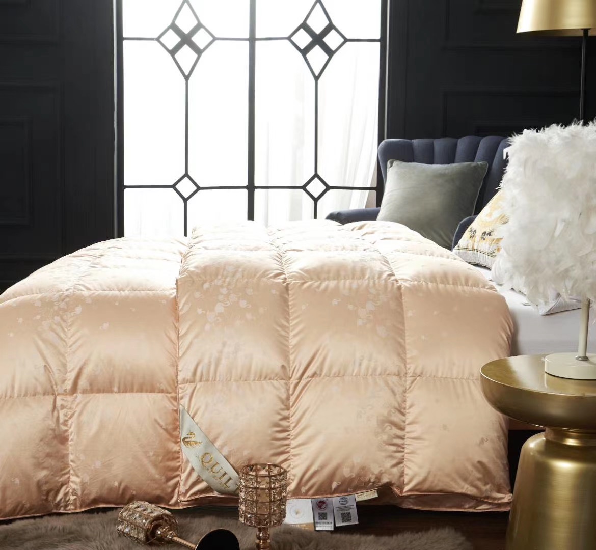 Silk-like goose down quilt details Picture