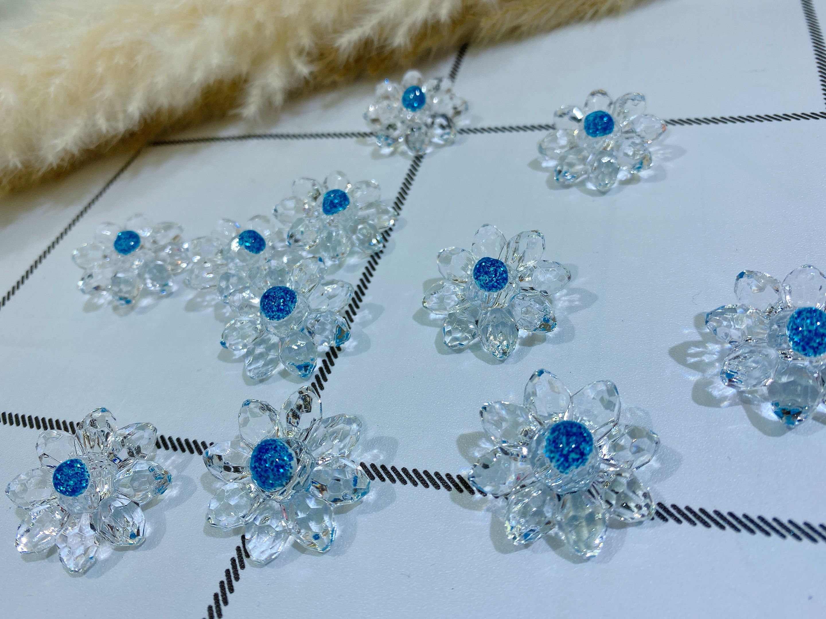 Acrylic back hole sunflower frozen oil accessories