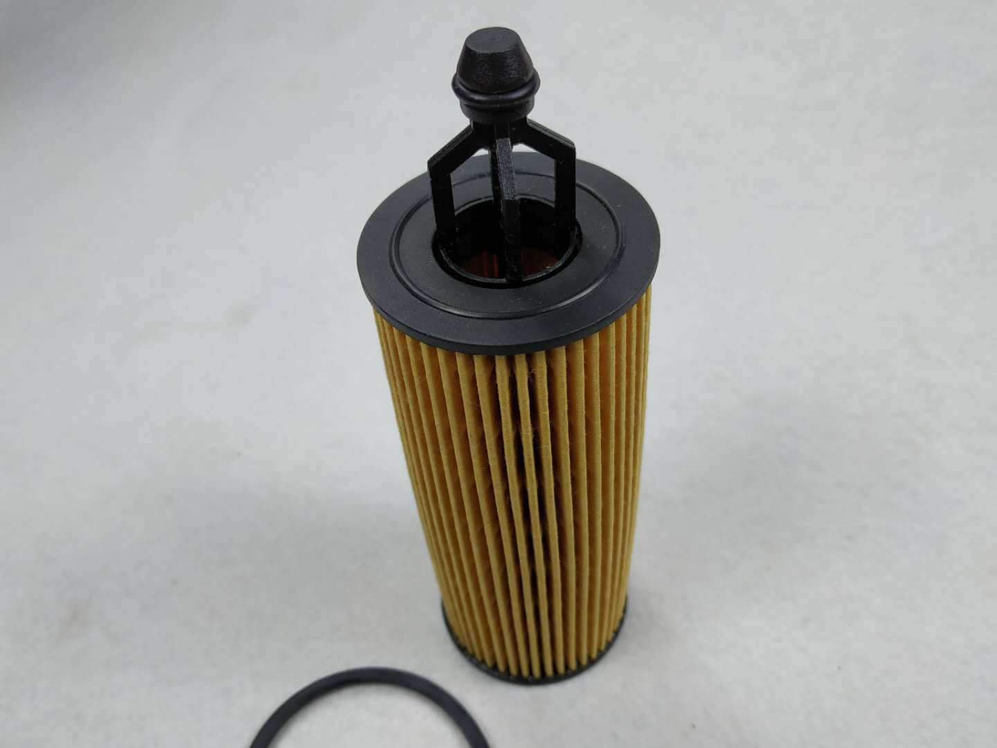 Automotive oil filter element 89445