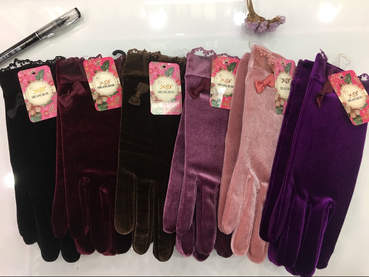 Spring and Autumn women's plush velveteen gloves thumbnail