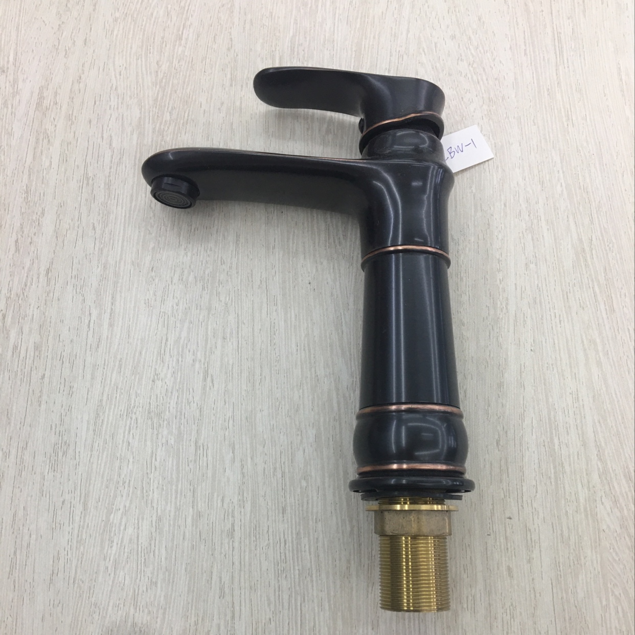 Antique Washbasin Faucet Application Scenario