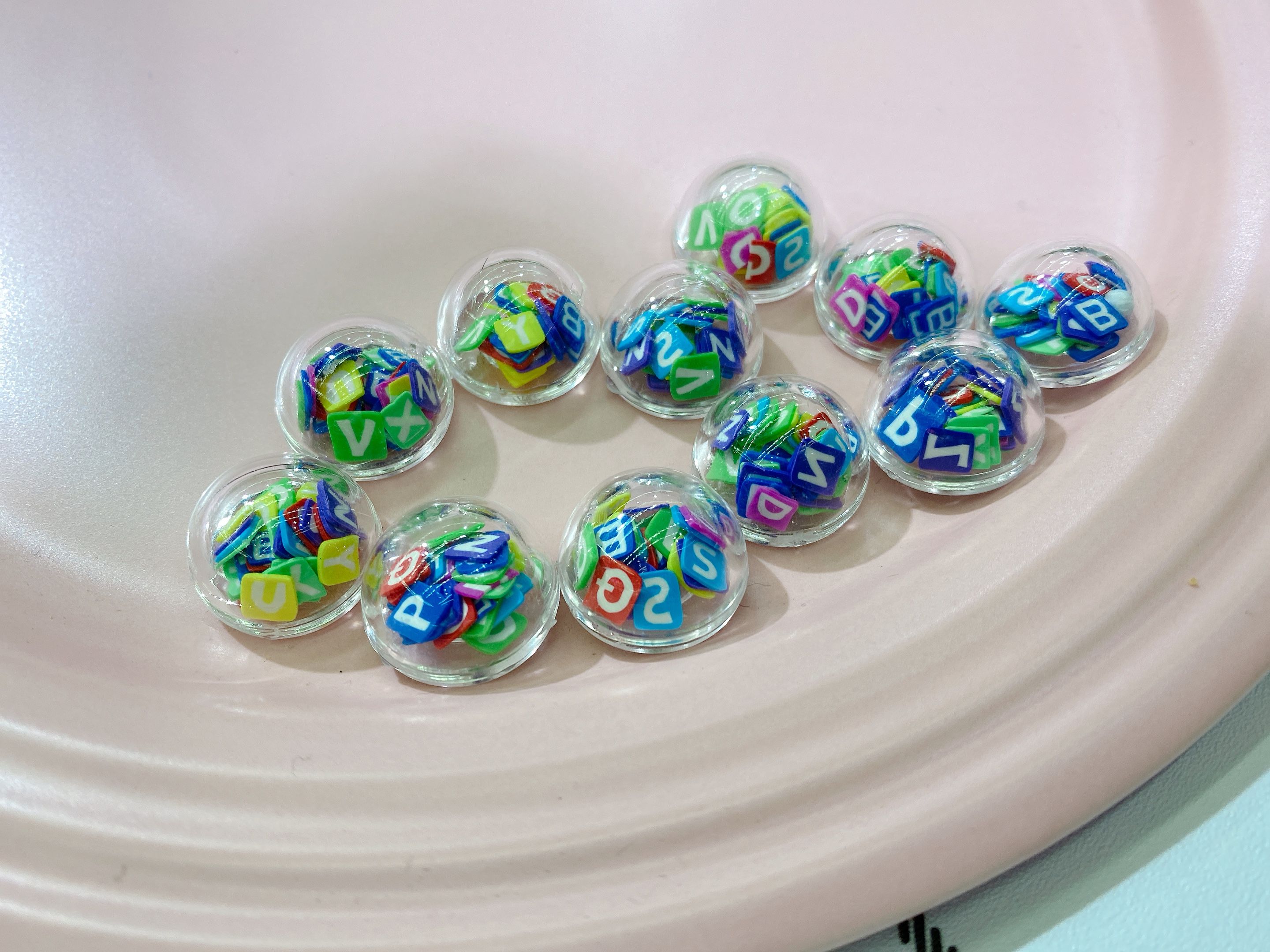 Acrylic semi-circular combination hair clip accessory Specification image