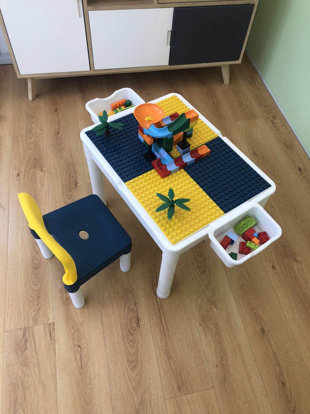 益智积木桌  儿童多功能桌子 大颗粒。早教积木桌  益智拼装游戏积木桌产品图