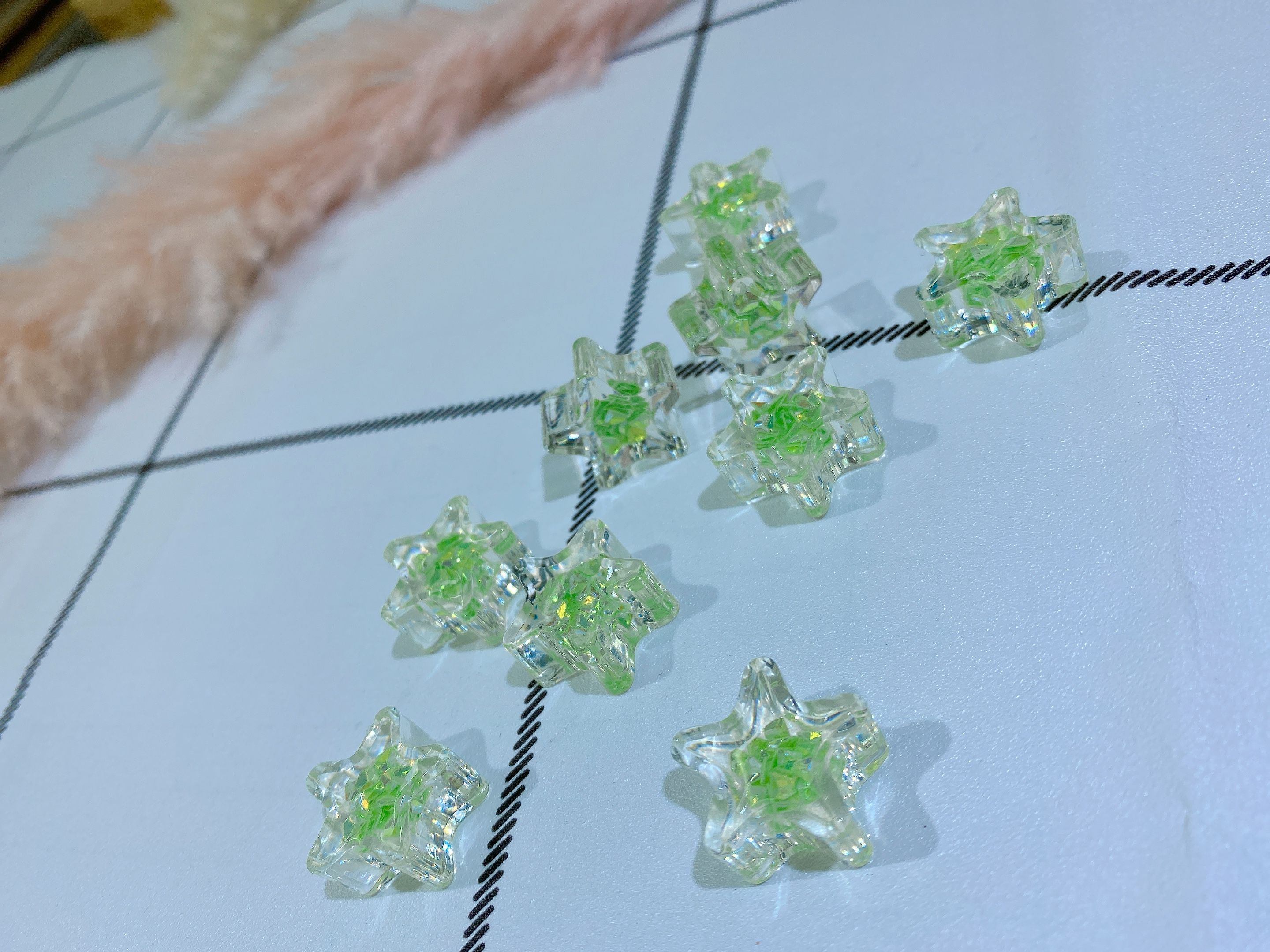 Acrylic hole-free five-star frozen oil sequin children's hair clip accessories Specification image
