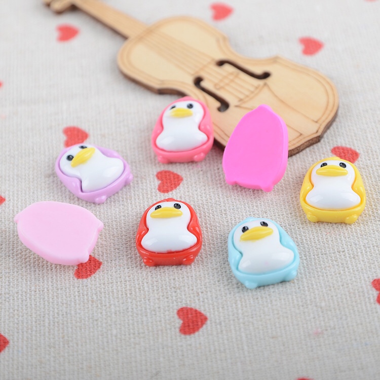 New resin cartoon penguin mobile phone patch glasses case decoration