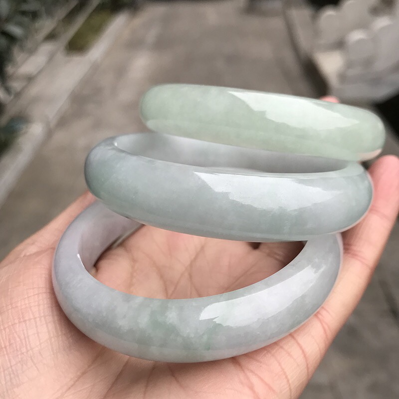 Burmese jade bracelet details Picture