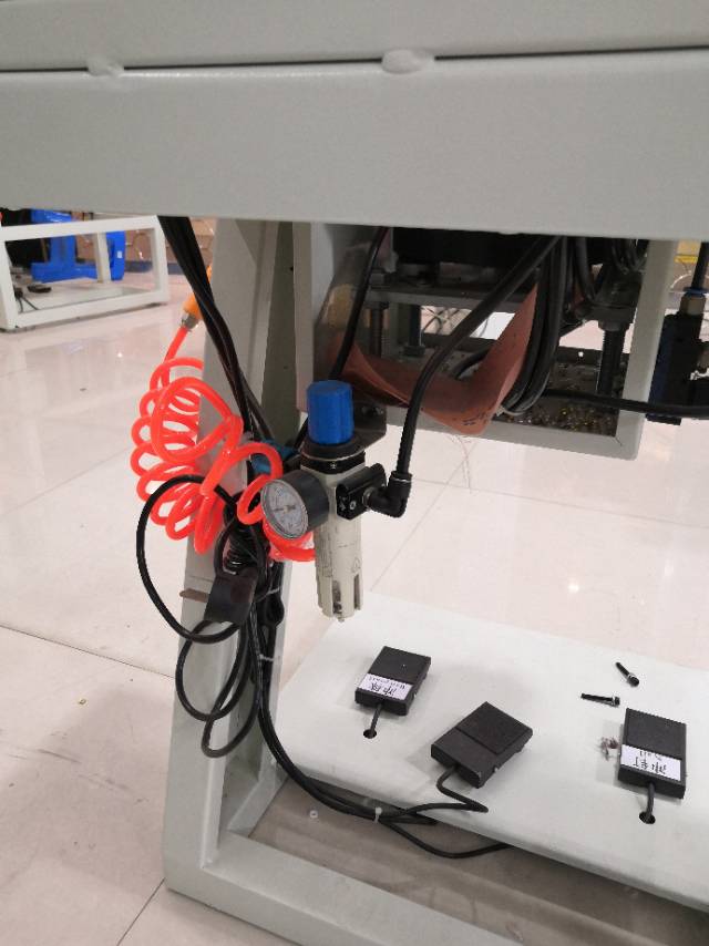 The manufacturer independently developed a fully automatic beading machine pic 3