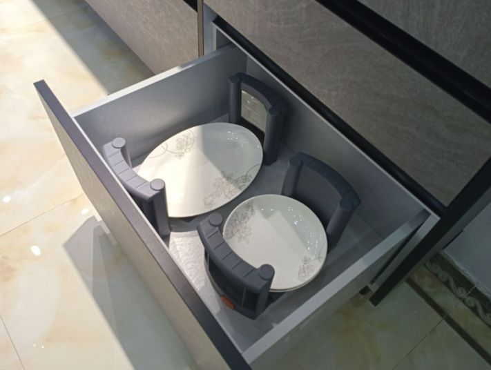 可调节伸缩提盘器塑料碟架收纳架桌面可伸缩注塑塑料碟架提盘器详情图3