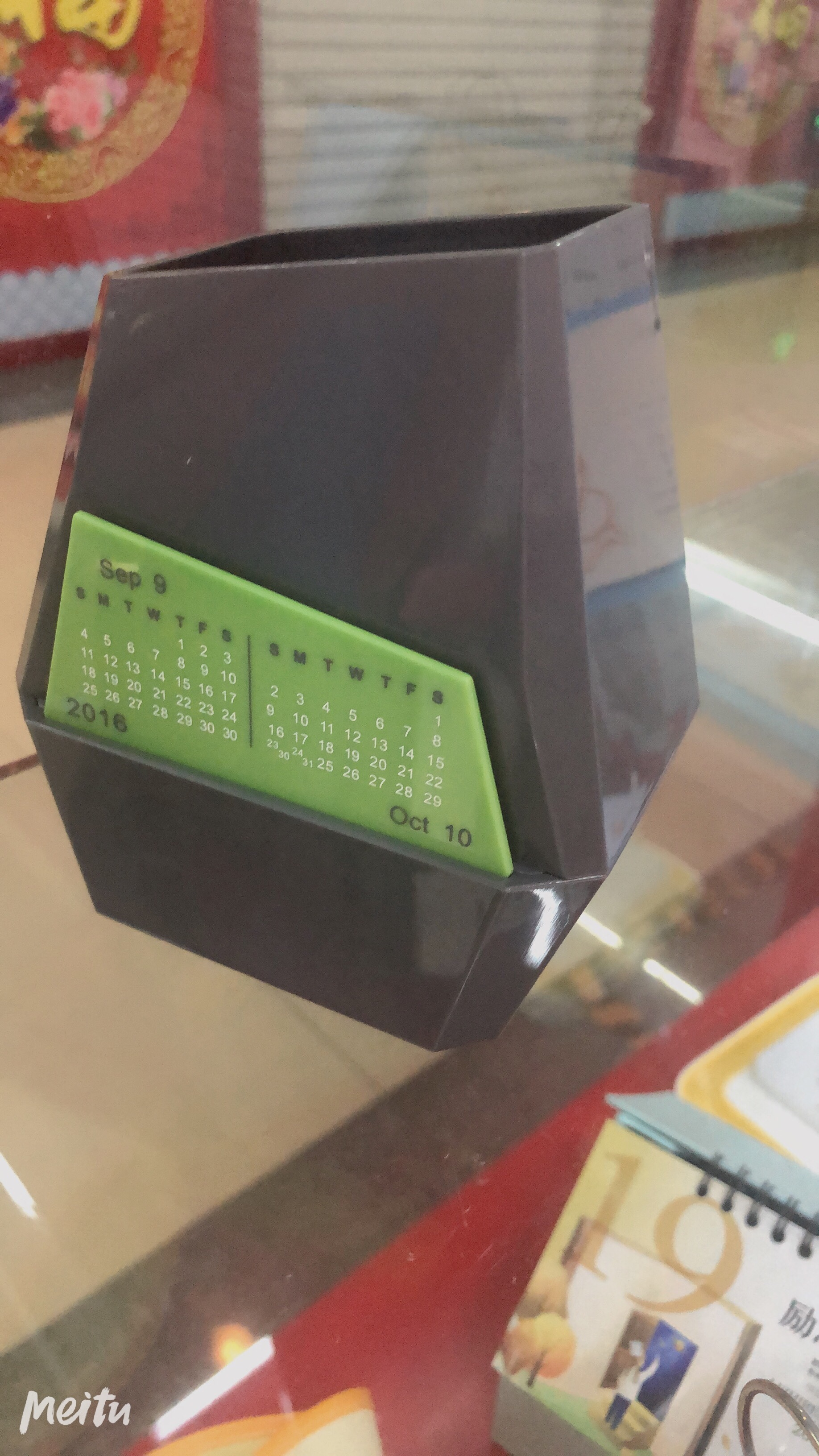 塑料制品台历 笔筒摆件细节图