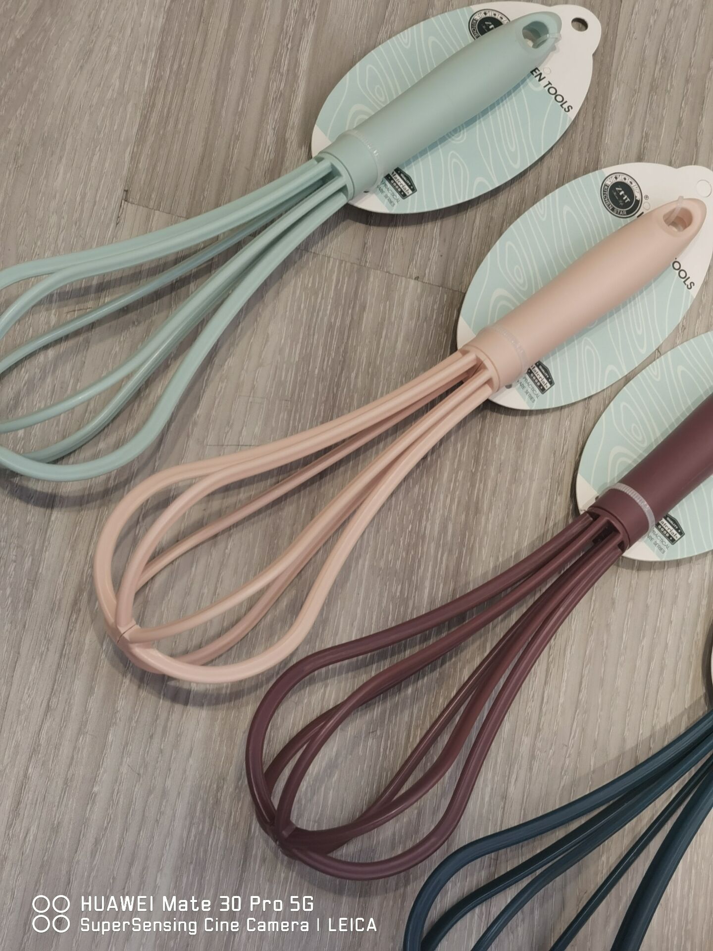 网红爆款马卡龙色塑料打蛋器环保卫生便捷彩色