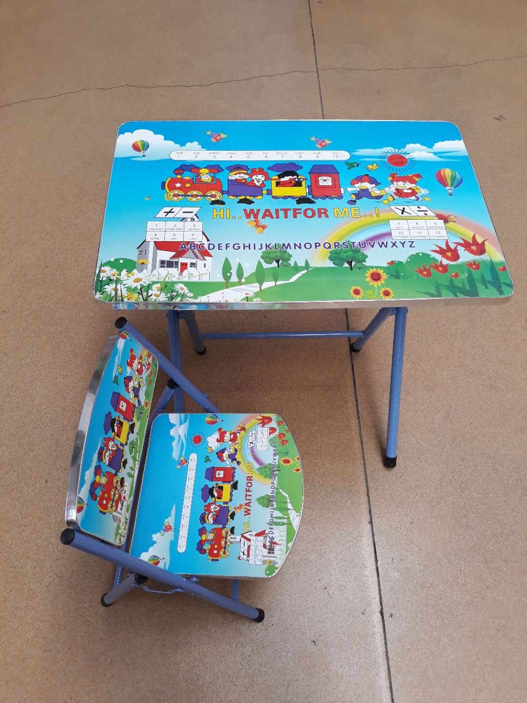 儿童桌椅实物图