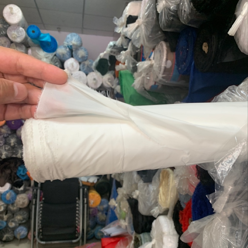 Factory direct sales of hot-selling new PVC leather, large stock of high, medium and low grade luggage, sofa, shoe materials, fabric, 300 nylon, 0.15 grid