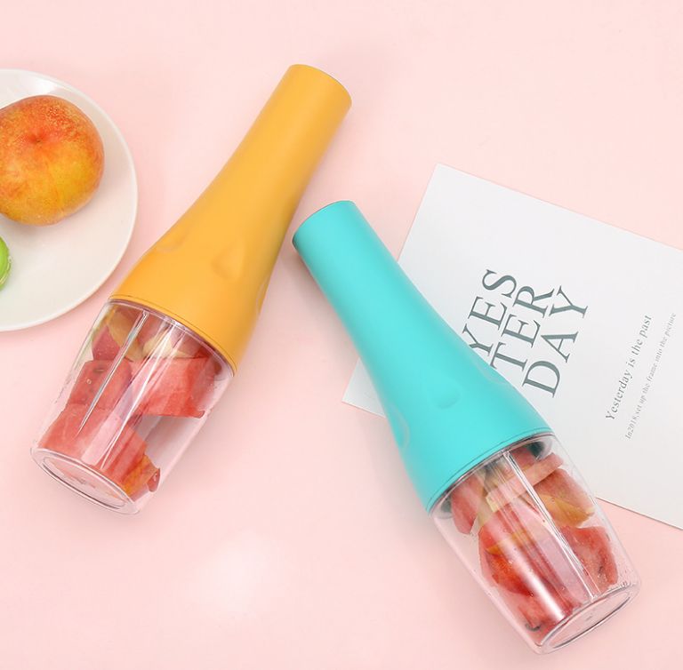 新款便携式充电宝小型榨汁机 家用电动榨汁机户外便携随行杯V