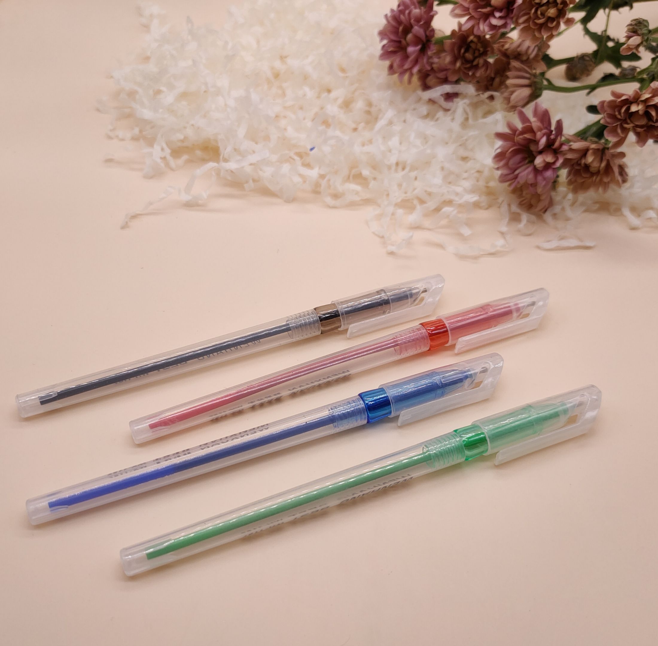 Classic ballpoint ballpoint office pen smooth middle oil pen anti - leakage ink anti - break color Item Picture
