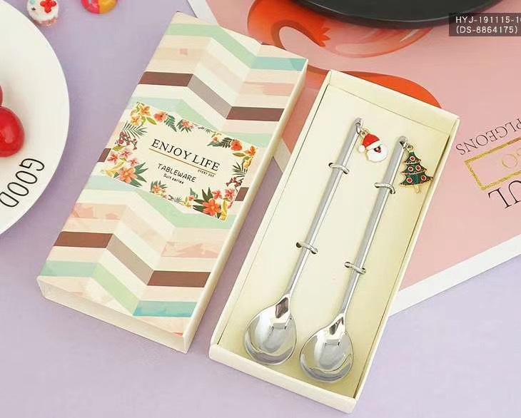 304 Christmas Cartoon and Cute Long-handled Coffee Spoon Ice round Spoon Gift Box Set of Six pieces Application Scenario