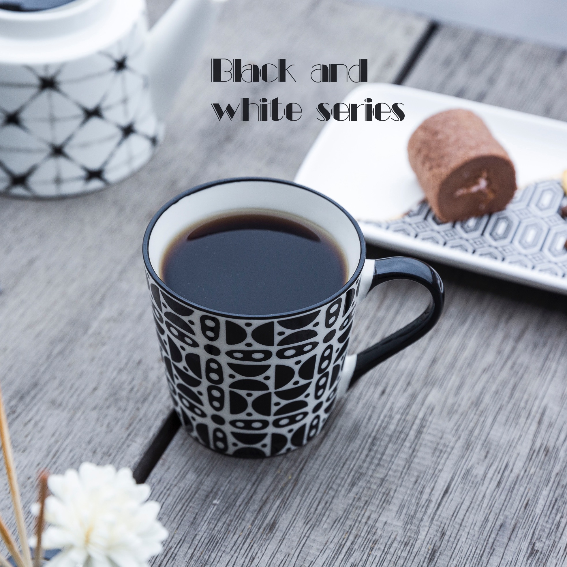 Factory direct sales of black and white applique series colored glazed ceramic mugs detail image 2
