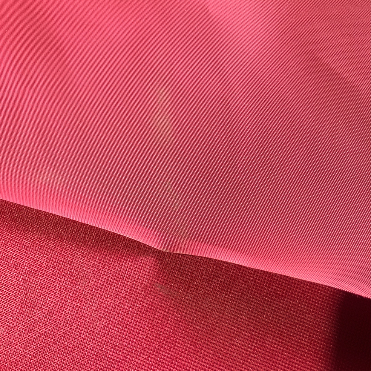 600d 大红pe 3×25箱包布 收纳盒