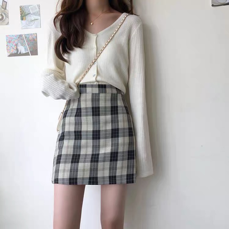 The 2020 new autumn Korean-style checkered skirt with a unique and versatile design sense, a hip-hugging A-line skirt for women Item Picture