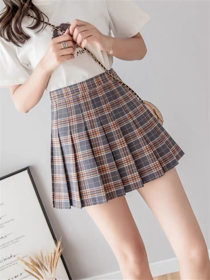 Pleated skirt, checked skirt, women's 2020 new autumn school style, high-waisted, super popular A-line skirt, short skirt, spring and autumn Application Scenario