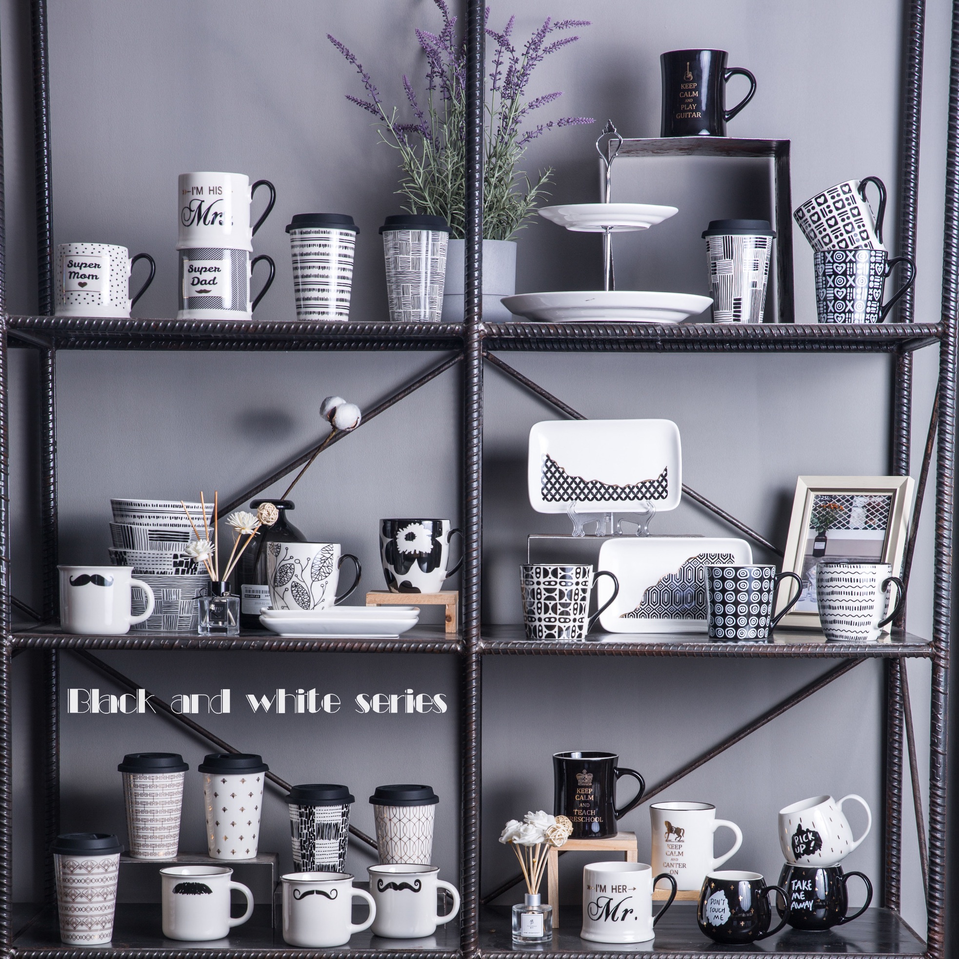 Factory direct sales of black and white applique series colored glazed ceramic mugs detail image 1