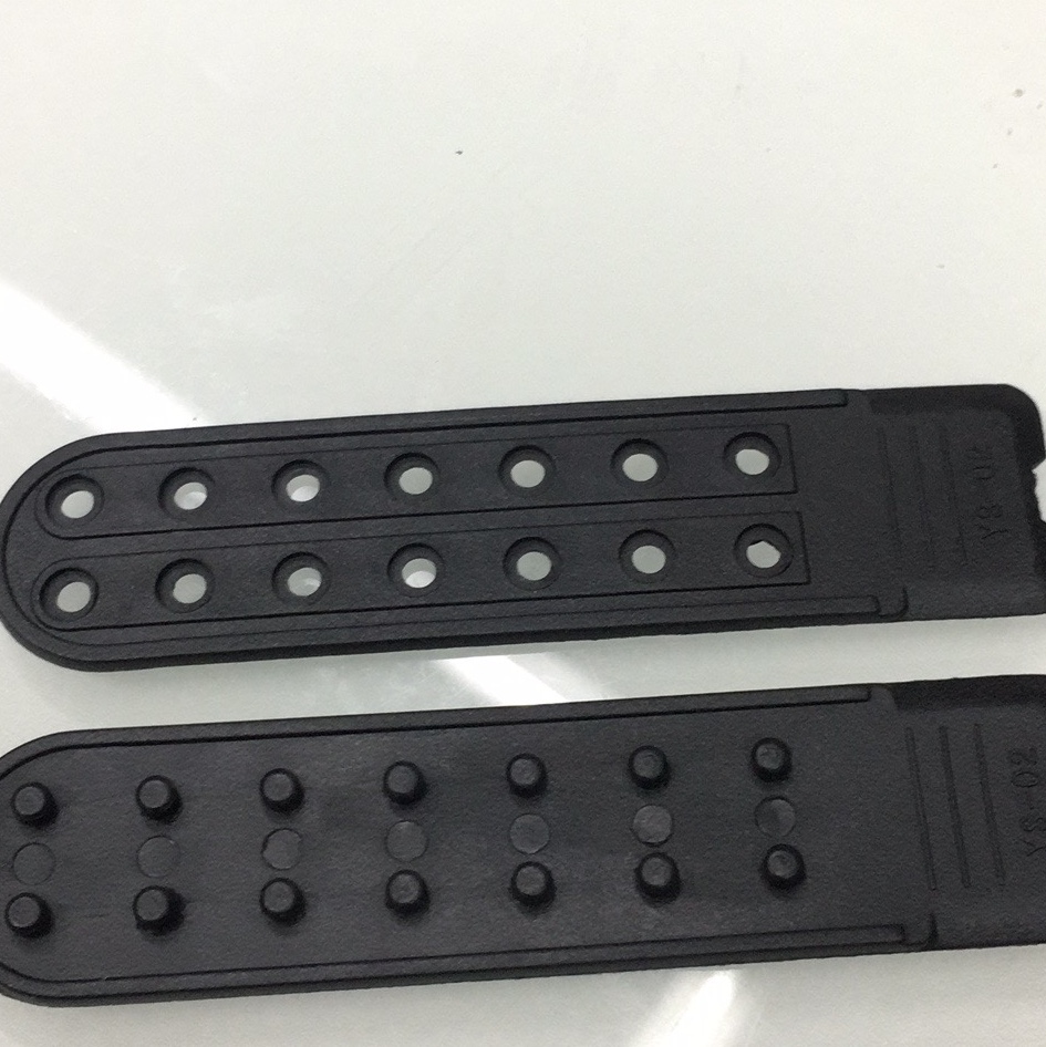 Black seven-hole buckle thumbnail
