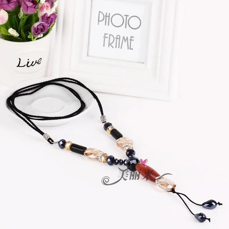The agate necklace lay 158