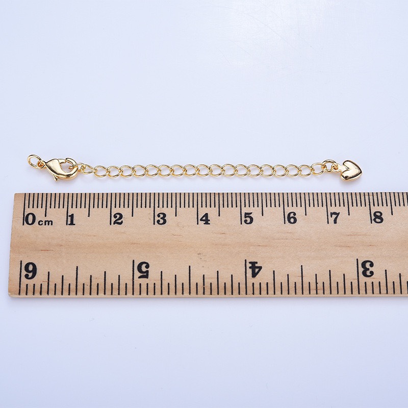 Zhongxing Accessories Factory offers direct sales of extended chains with lobster buckles and heart-shaped pendants Application Scenario