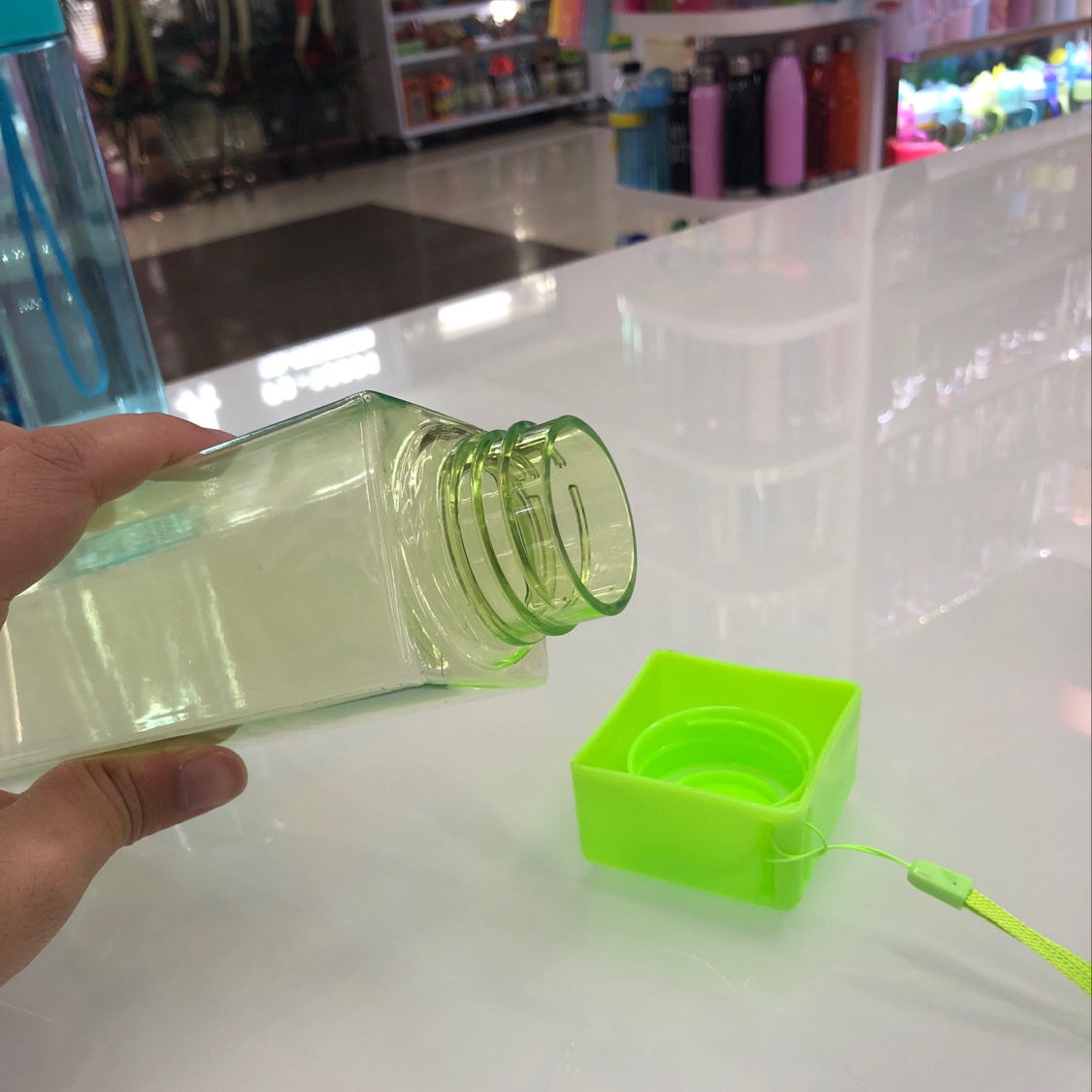 塑料方杯细节图