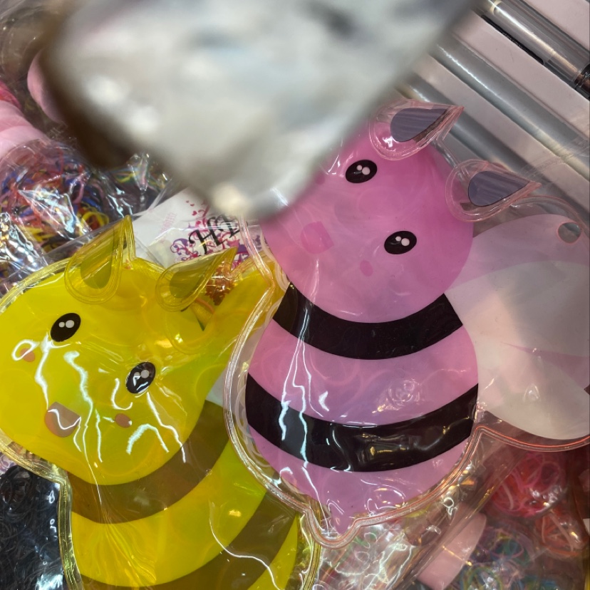蜜蜂包白底实物图