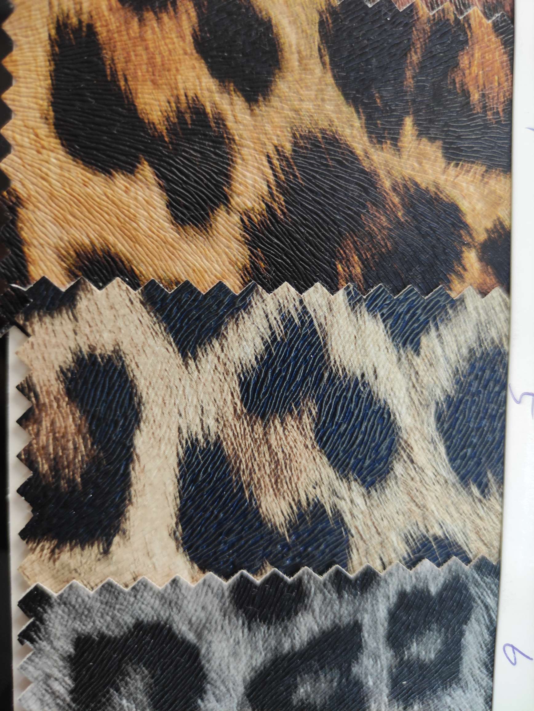 1441豹纹大量现货高中低档皮革面料厂家直销热销新款详情图2