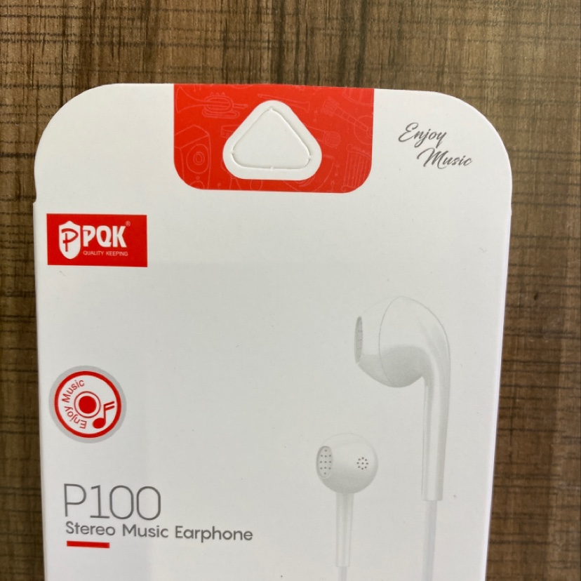 One-meter universal white headphone cable with microphone details Picture