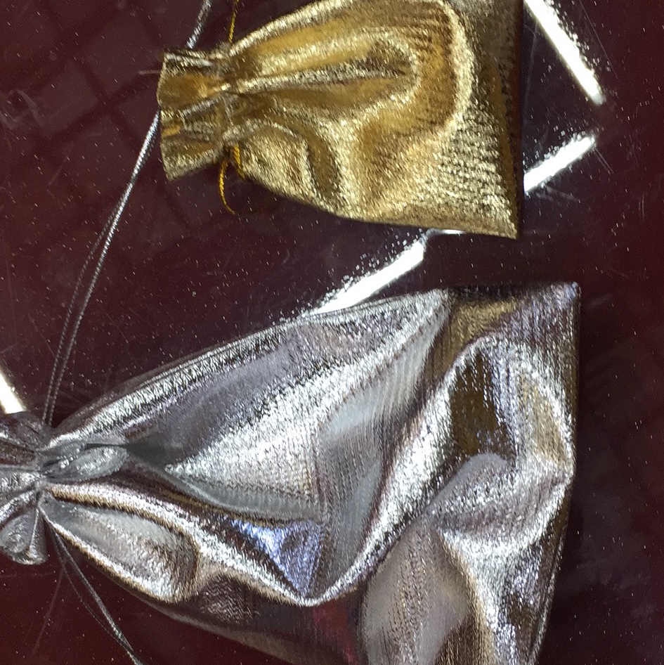 17X23cm gold and silver cloth bag