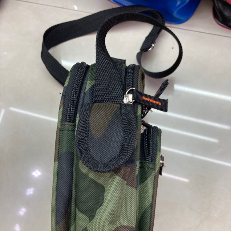 斜背包细节图