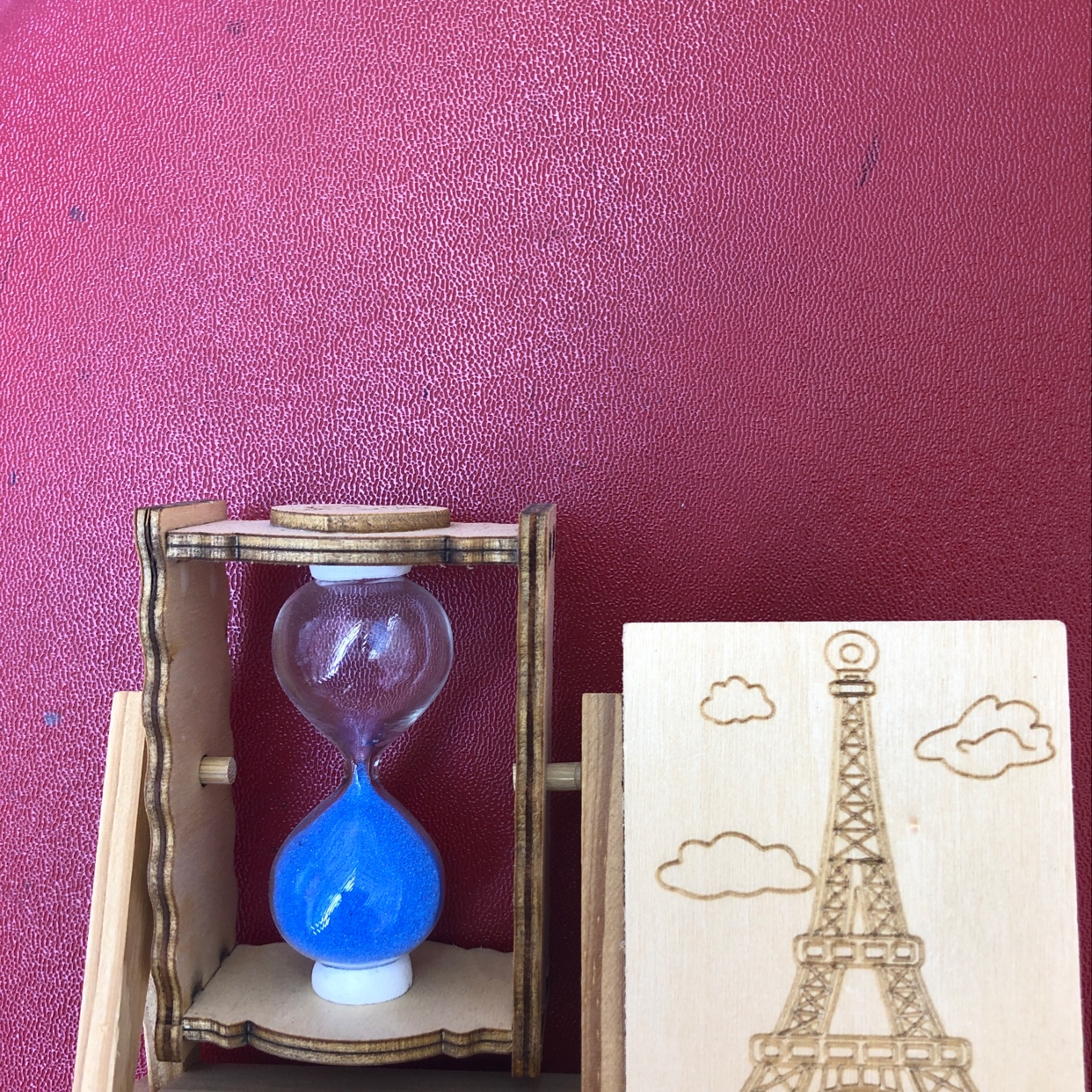The hourglass art creative decorative gift is novel and unique