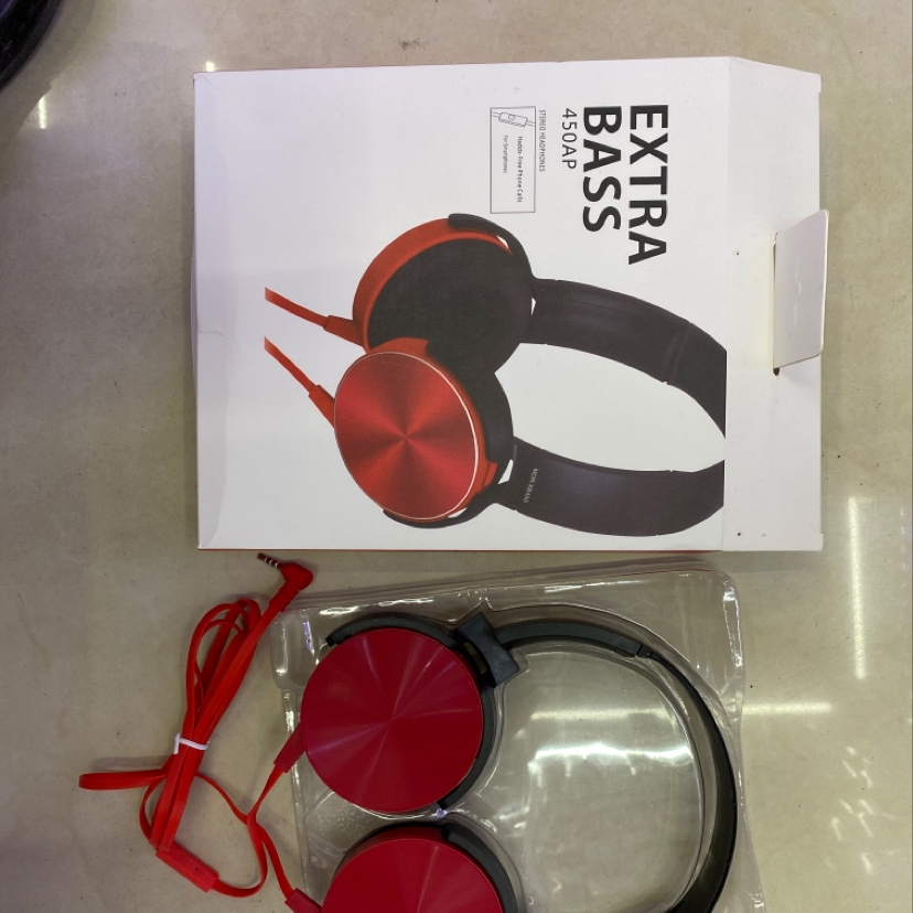 Universal microphone and headset for mobile phones and computers undefined