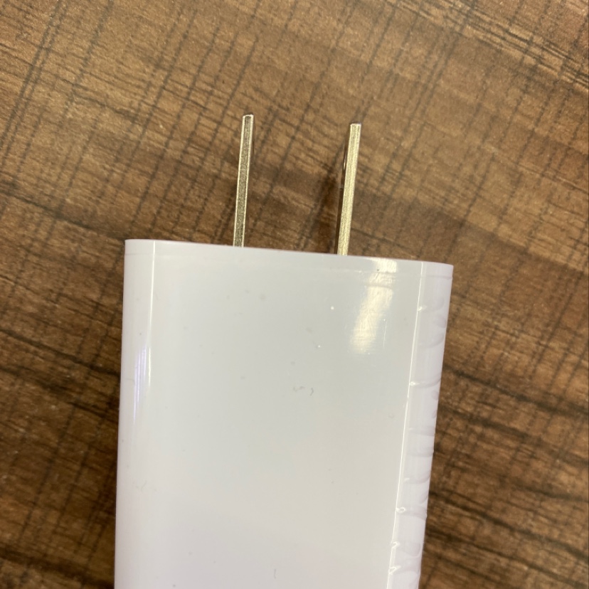 Fast-charging mobile phone charger Specification image